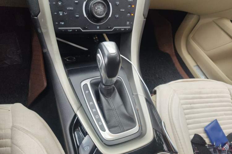 Used Ford Mondeo 2013 1.5L GTDi180 Fashion Edition Gear Lever