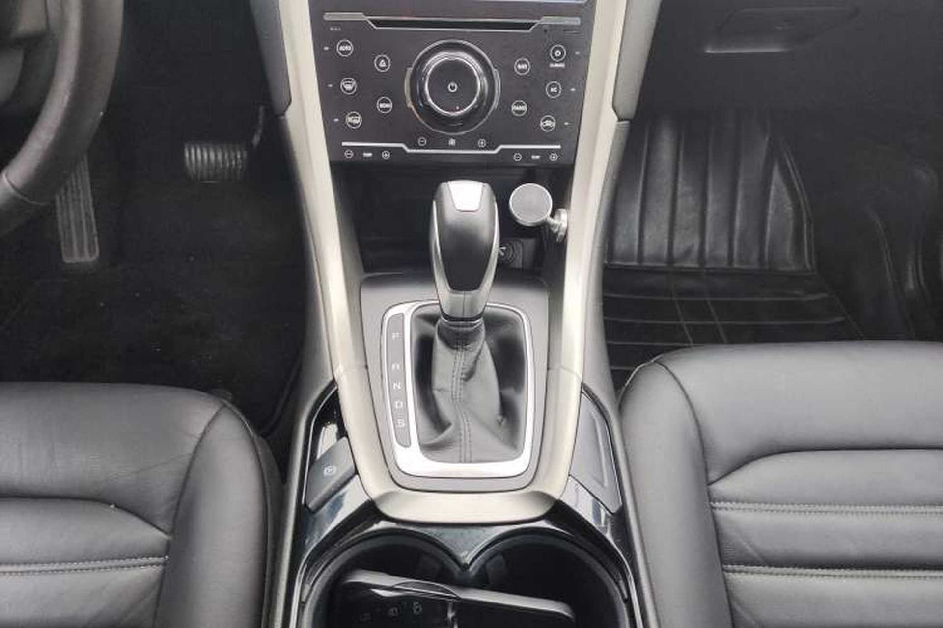 Used Ford Mondeo 2013 2.0L GTDi 200 Fashion Edition Gear Lever