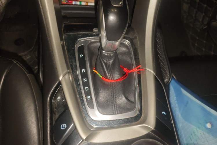 Used Ford Mondeo 2013 2.0L GTDi240 Ultimate Edition Gear Lever