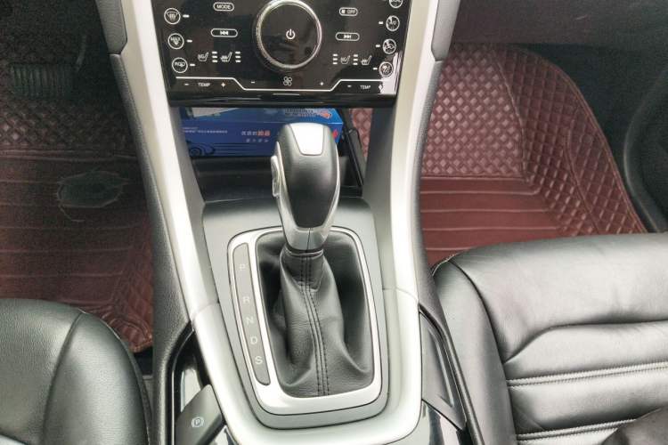 Used Ford Mondeo 2013 1.5L GTDi180 Fashion Edition Gear Lever