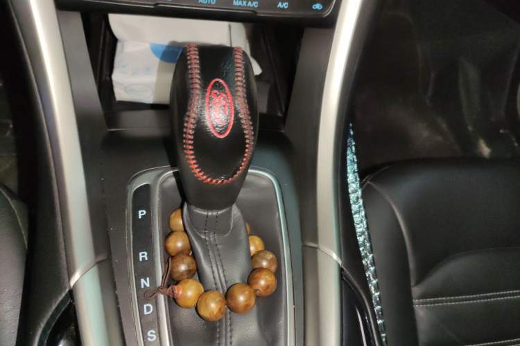 Used Ford Mondeo 2013 2.0L GTDi 200 Luxury Model Gear Lever