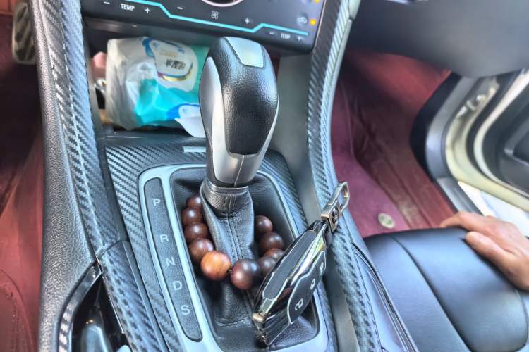 Used Ford Mondeo 2013 2.0L GTDi240 Luxury Sport Model Gear Lever