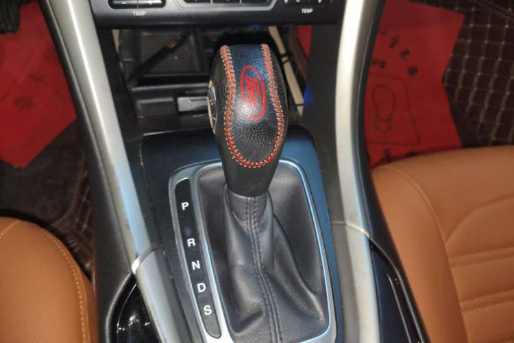Used Ford Mondeo 2013 1.5L GTDi180 Comfort Model Gear Lever