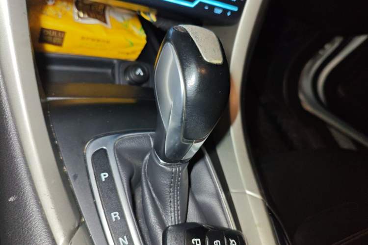 Used Ford Mondeo 2013 2.0L GTDi 200 Fashion Edition Gear Lever