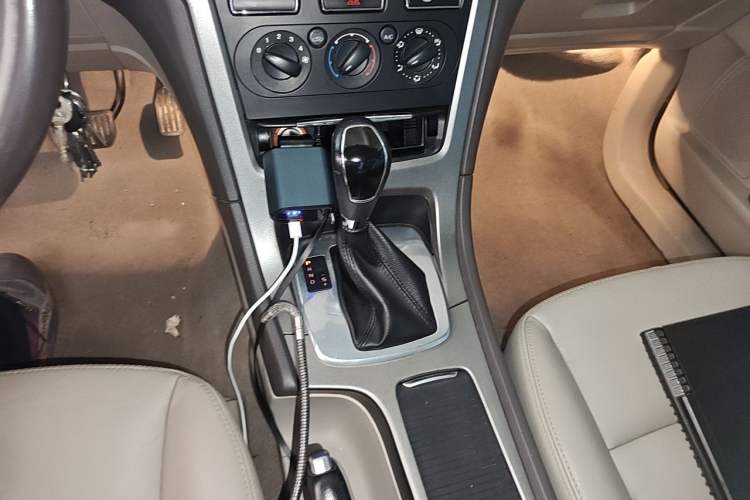 Used Ford Mondeo 2013 2.3L Fashion Edition Gear Lever