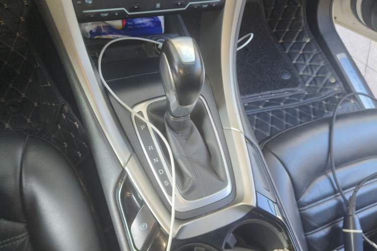 Used Ford Mondeo 2013 2.0L GTDi 200 Fashion Edition Gear Lever