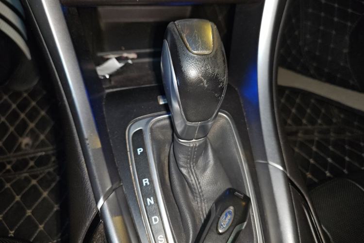 Used Ford Mondeo 2013 2.0L GTDi240 Luxury Sport Model Gear Lever