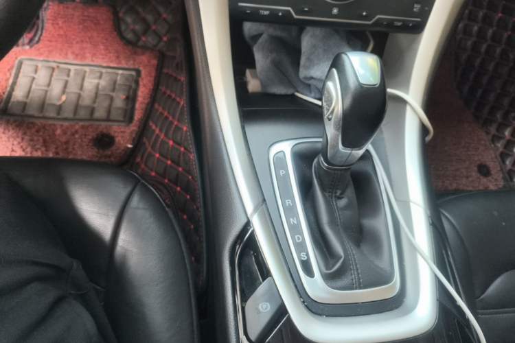 Used Ford Mondeo 2013 1.5L GTDi180 Comfort Model Gear Lever