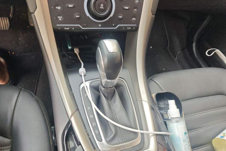 Used Ford Mondeo 2013 2.0L GTDi 200 Fashion Edition Gear Lever