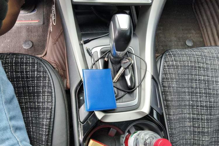 Used Ford Mondeo 2013 2.0L GTDi 200 Fashion Edition Gear Lever