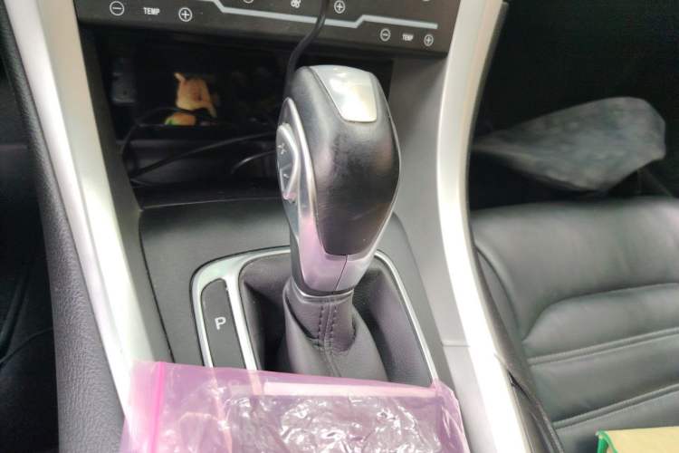 Used Ford Mondeo 2013 1.5L GTDi180 Fashion Edition Gear Lever
