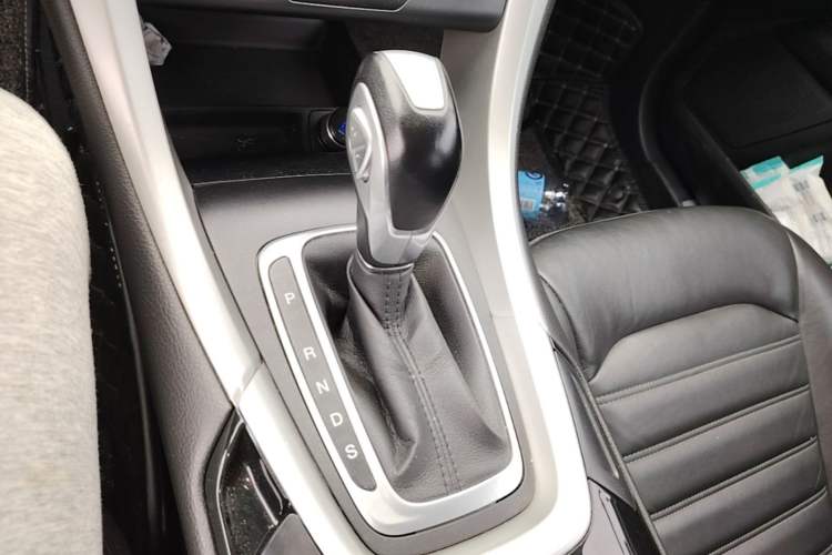 Used Ford Mondeo 2013 1.5L GTDi180 Fashion Edition Gear Lever