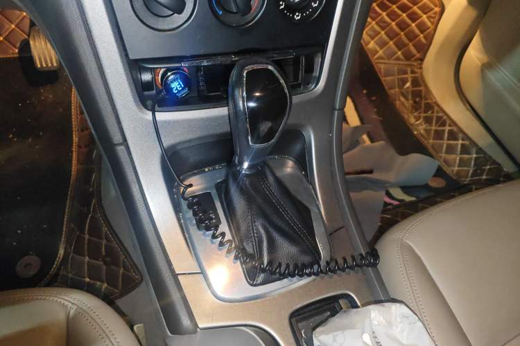Used Ford Mondeo 2013 2.3L Fashion Edition Gear Lever