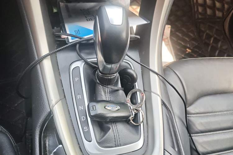 Used Ford Mondeo 2013 2.0L GTDi 200 Fashion Edition Gear Lever