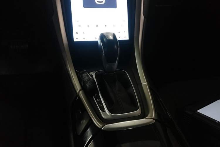Used Ford Mondeo 2013 2.0L GTDi 200 Fashion Edition Gear Lever