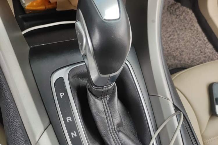 Used Ford Mondeo 2013 1.5L GTDi180 Fashion Edition Gear Lever