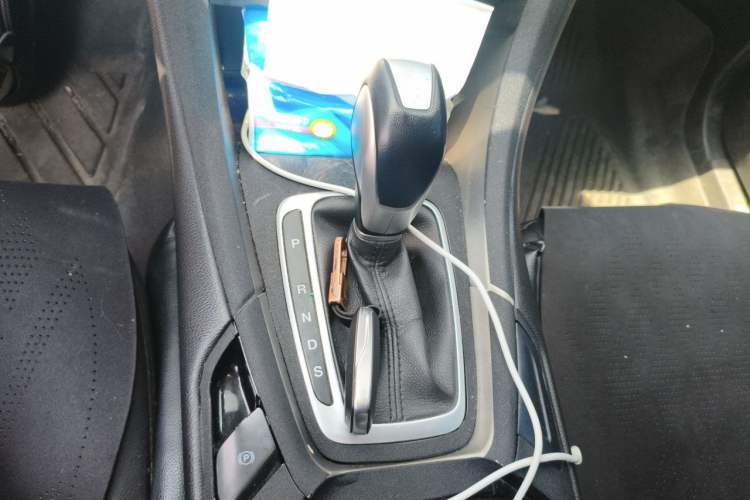 Used Ford Mondeo 2013 2.0L GTDi 200 Fashion Edition Gear Lever