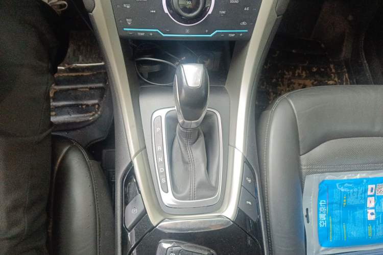 Used Ford Mondeo 2013 2.0L GTDi240 Flagship Edition Gear Lever