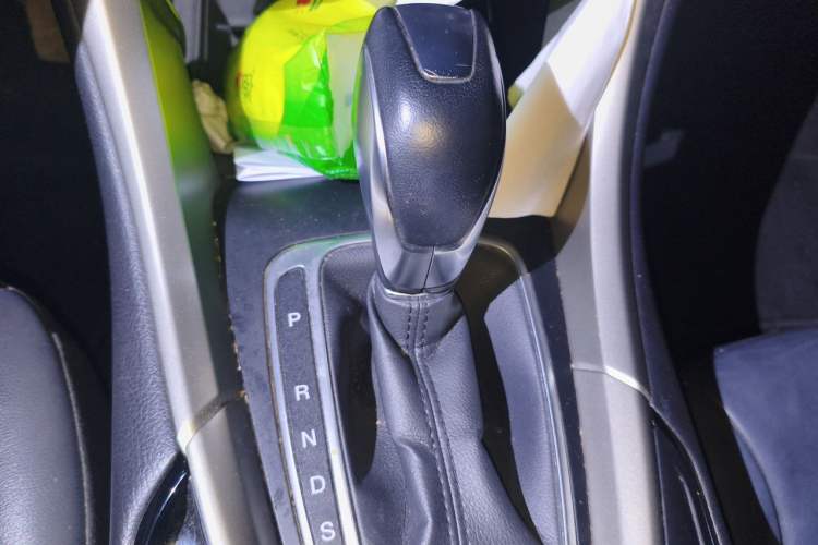 Used Ford Mondeo 2013 2.0L GTDi 200 Fashion Edition Gear Lever