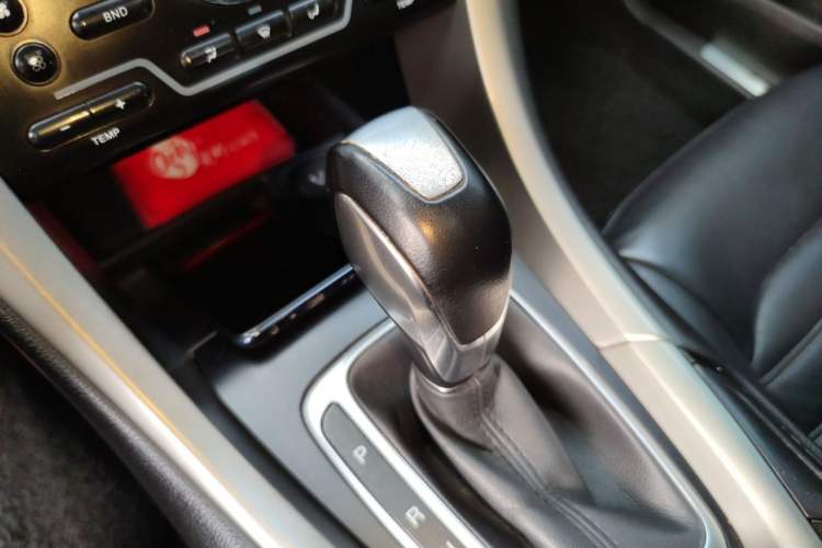 Used Ford Mondeo 2013 2.0L GTDi 200 Fashion Edition Gear Lever