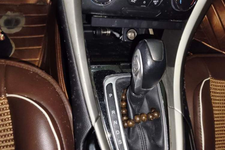 Used Ford Mondeo 2013 1.5L GTDi180 Fashion Edition Gear Lever