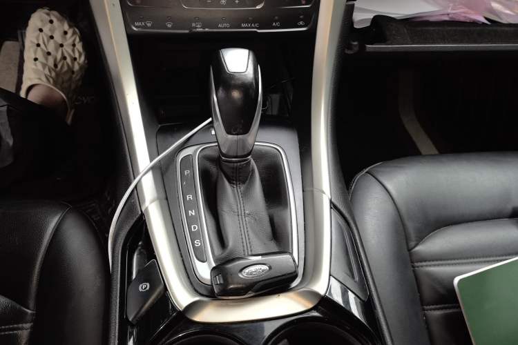 Used Ford Mondeo 2013 2.0L GTDi 200 Luxury Model Gear Lever
