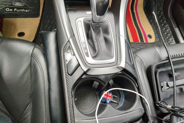 Used Ford Mondeo 2013 2.0L GTDi240 Luxury Sport Model Gear Lever