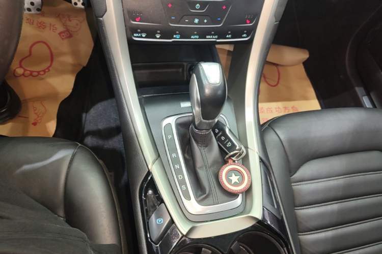 Used Ford Mondeo 2013 2.0L GTDi 200 Luxury Model Gear Lever