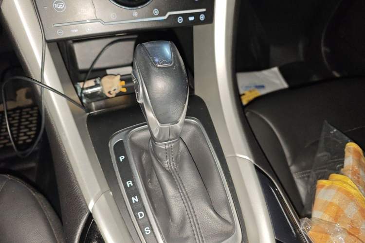 Used Ford Mondeo 2013 1.5L GTDi180 Fashion Edition Gear Lever