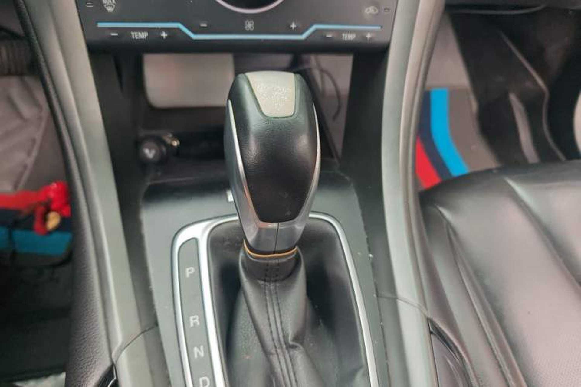 Used Ford Mondeo 2013 2.0L GTDi240 Luxury Sport Model Gear Lever