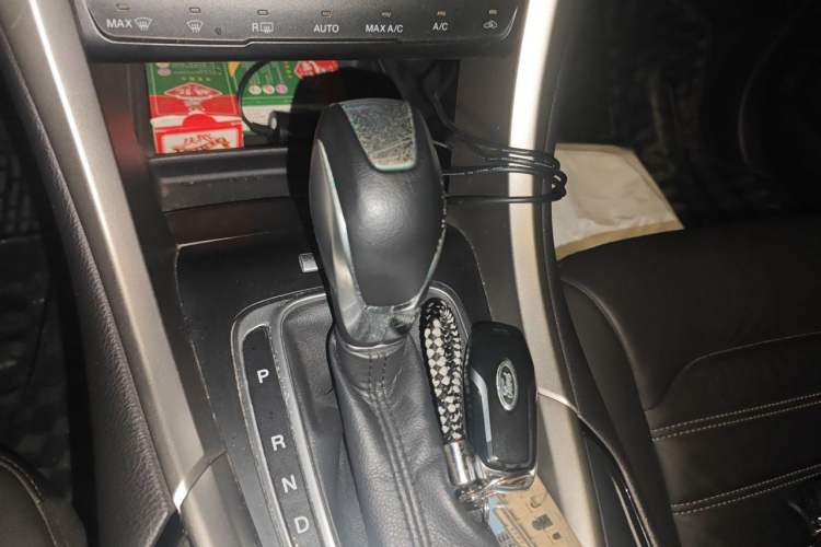 Used Ford Mondeo 2013 2.0L GTDi 200 Luxury Model Gear Lever