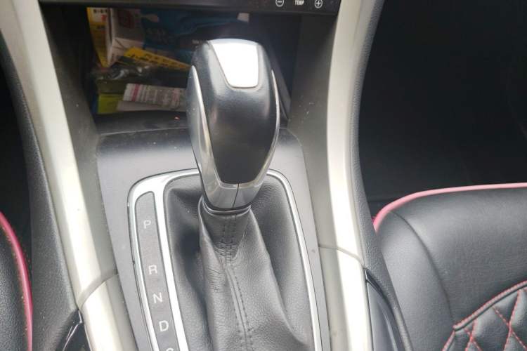 Used Ford Mondeo 2013 2.0L GTDi 200 Fashion Edition Gear Lever