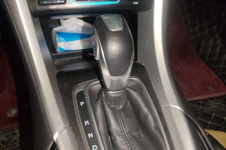 Used Ford Mondeo 2013 1.5L GTDi180 Fashion Edition Gear Lever
