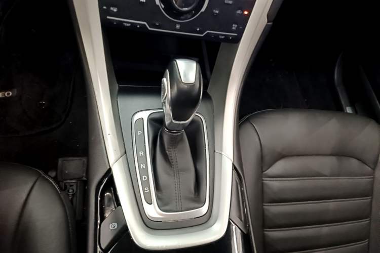 Used Ford Mondeo 2013 1.5L GTDi180 Fashion Edition Gear Lever