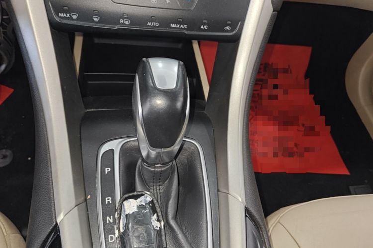 Used Ford Mondeo 2013 2.0L GTDi 200 Fashion Edition Gear Lever