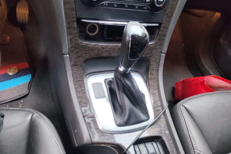 Used Ford Mondeo 2013 2.3L Luxury Model Gear Lever