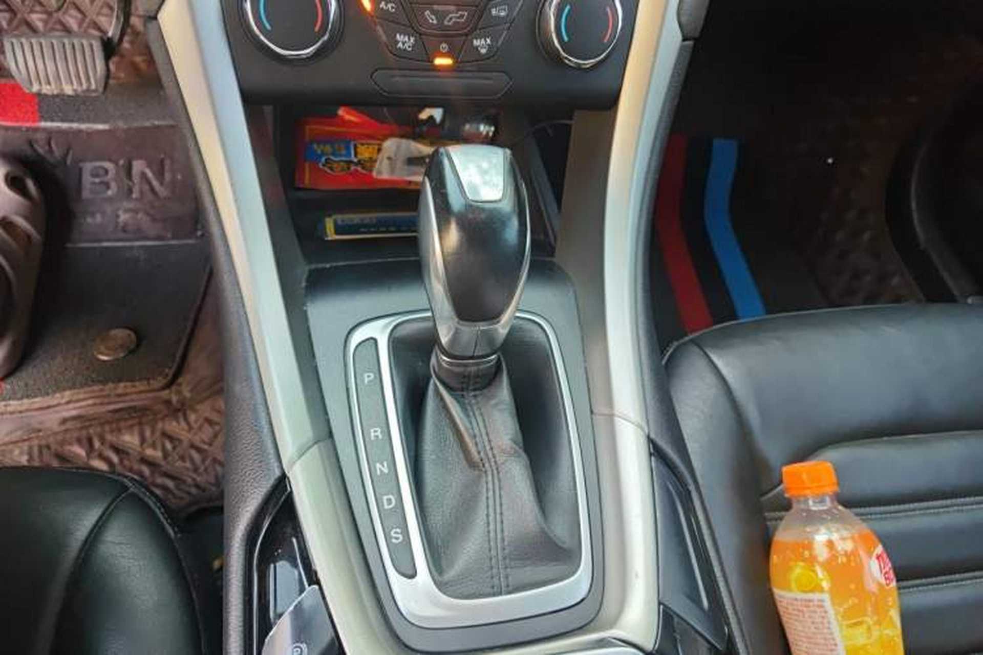 Used Ford Mondeo 2013 2.0L GTDi 200 Fashion Edition Gear Lever