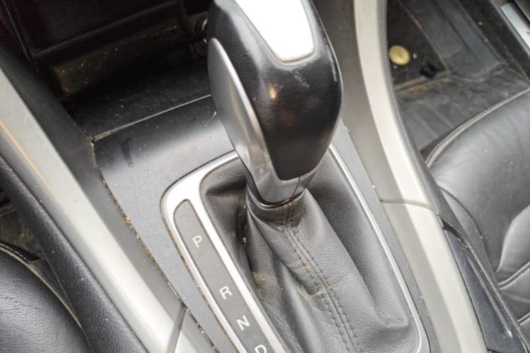 Used Ford Mondeo 2013 2.0L GTDi 200 Luxury Model Gear Lever