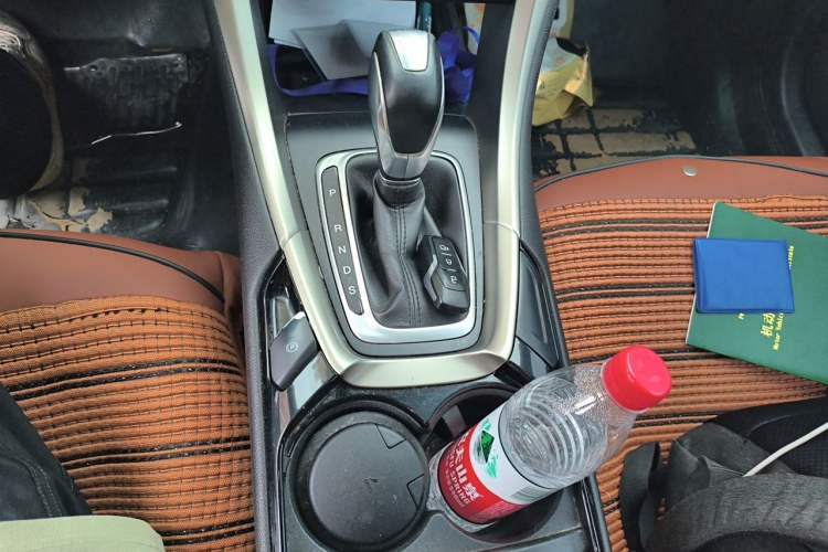 Used Ford Mondeo 2013 2.0L GTDi 200 Fashion Edition Gear Lever