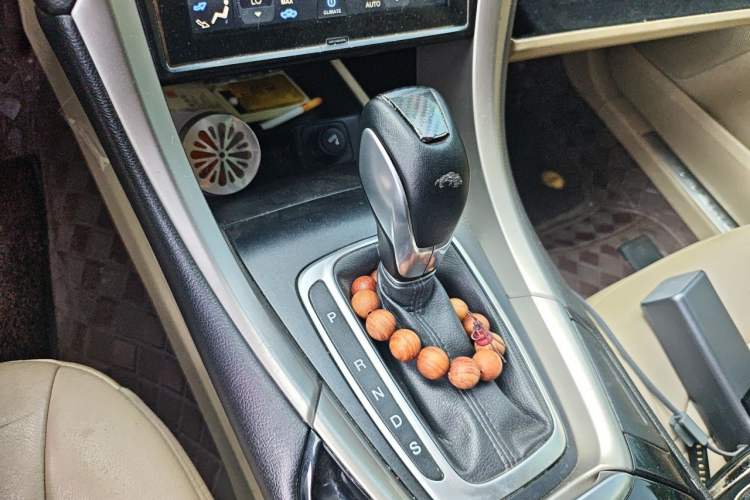 Used Ford Mondeo 2013 2.0L GTDi 200 Fashion Edition Gear Lever