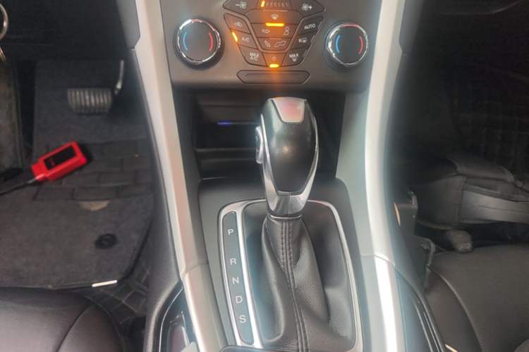 Used Ford Mondeo 2013 1.5L GTDi180 Fashion Edition Gear Lever