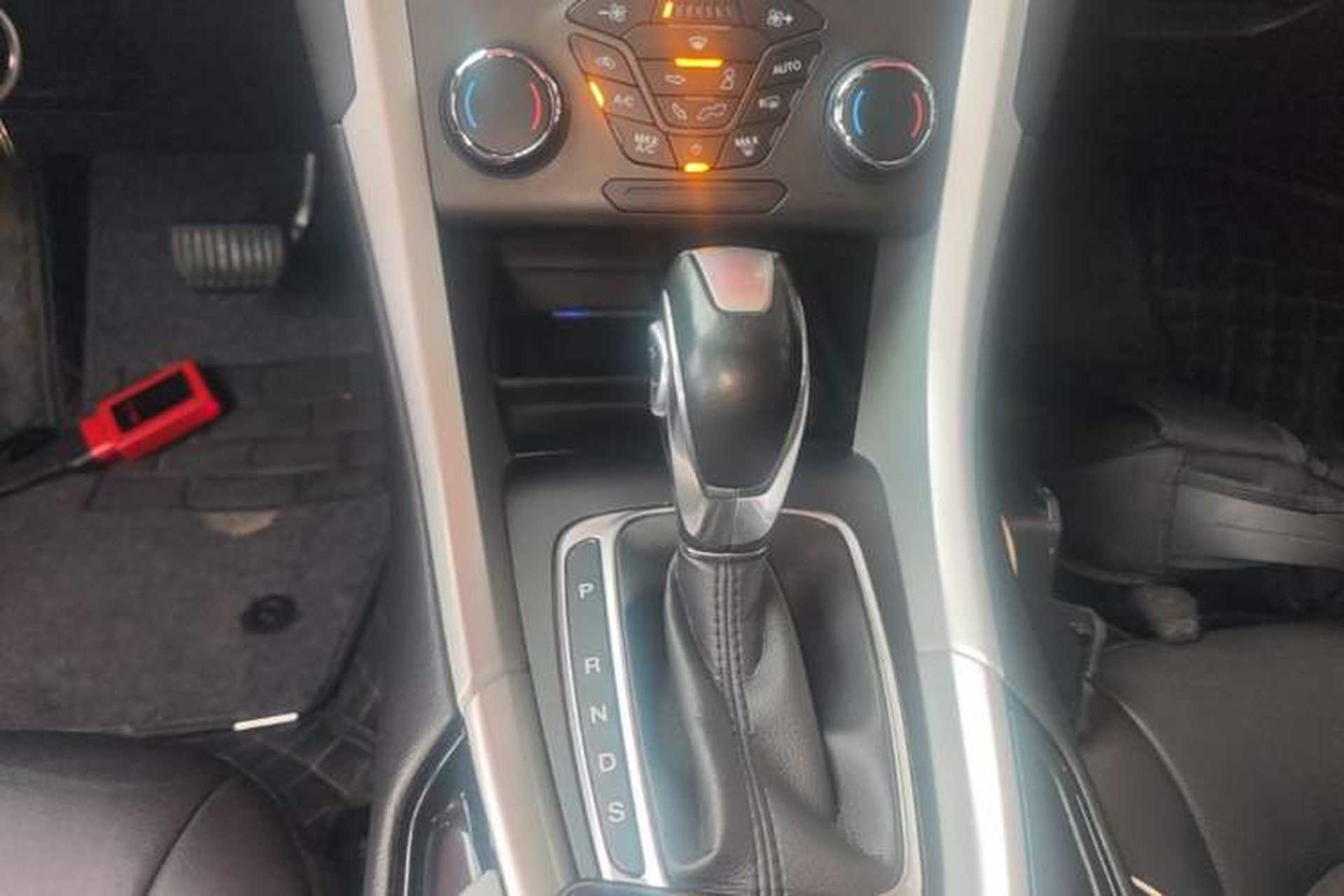 Used Ford Mondeo 2013 1.5L GTDi180 Fashion Edition Gear Lever