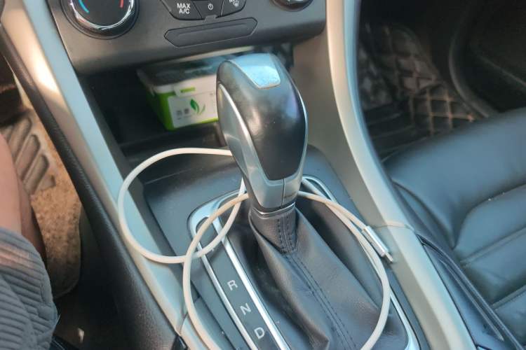 Used Ford Mondeo 2013 2.0L GTDi 200 Fashion Edition Gear Lever
