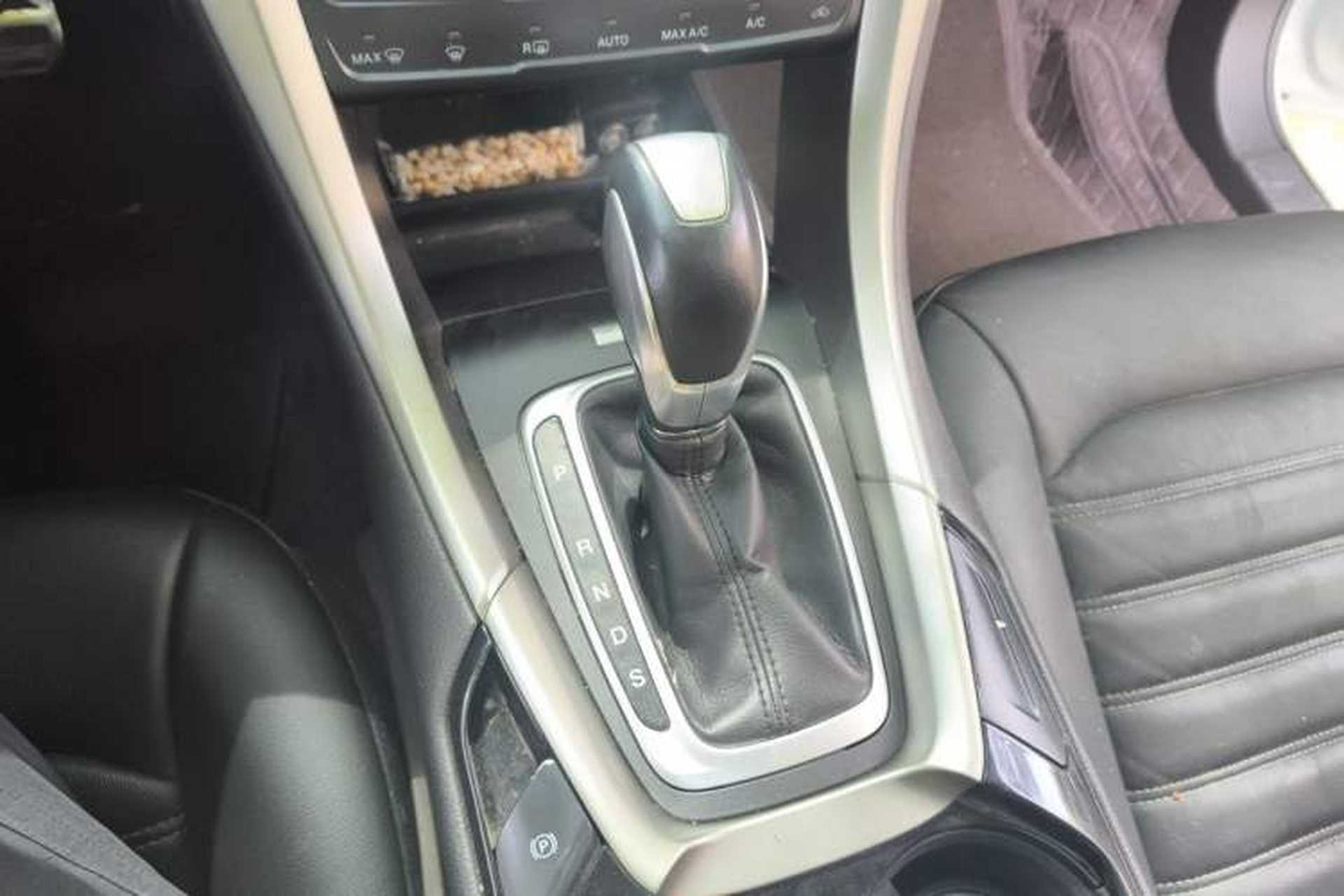 Used Ford Mondeo 2013 2.0L GTDi 200 Luxury Model Gear Lever