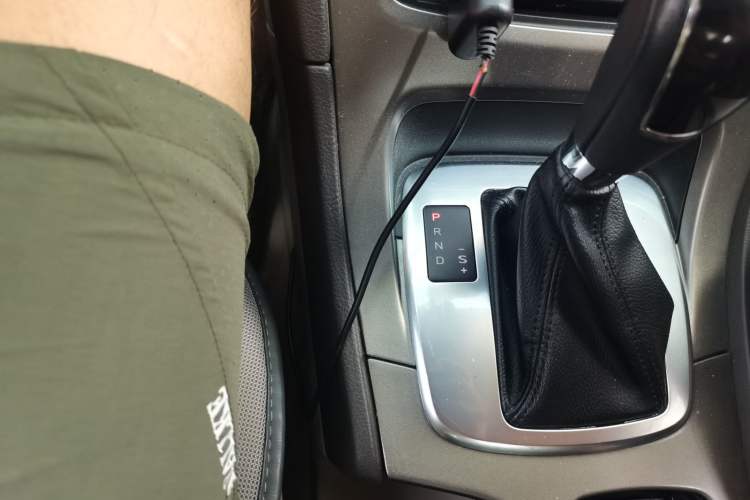 Used Ford Mondeo 2013 2.3L Fashion Edition Gear Lever