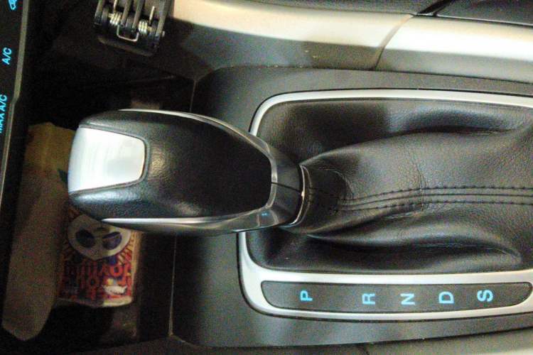 Used Ford Mondeo 2013 2.0L GTDi 200 Luxury Model Gear Lever