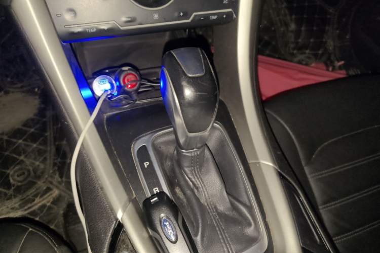 Used Ford Mondeo 2013 2.0L GTDi 200 Fashion Edition Gear Lever