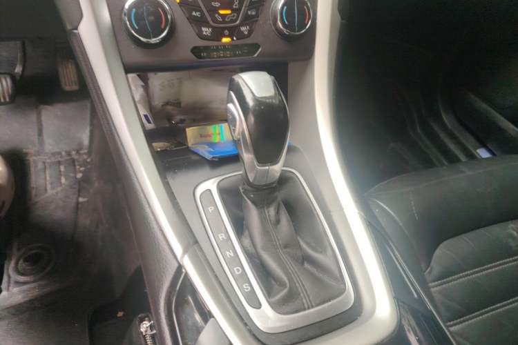 Used Ford Mondeo 2013 1.5L GTDi180 Fashion Edition Gear Lever