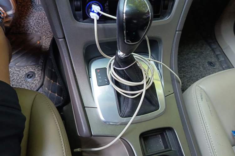 Used Ford Mondeo 2013 2.3L Fashion Edition Gear Lever