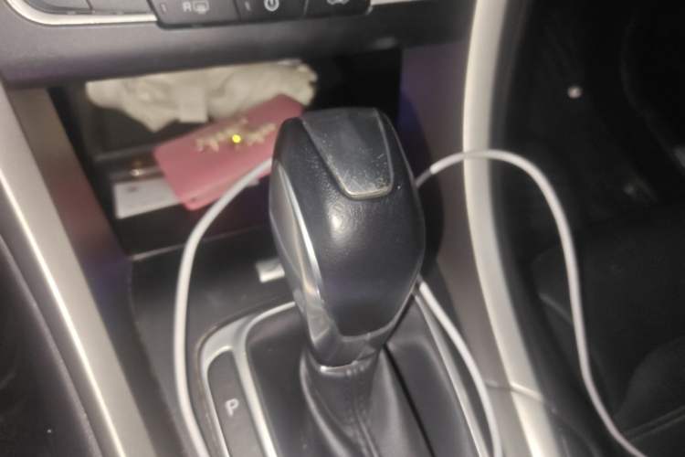 Used Ford Mondeo 2013 2.0L GTDi 200 Luxury Model Gear Lever